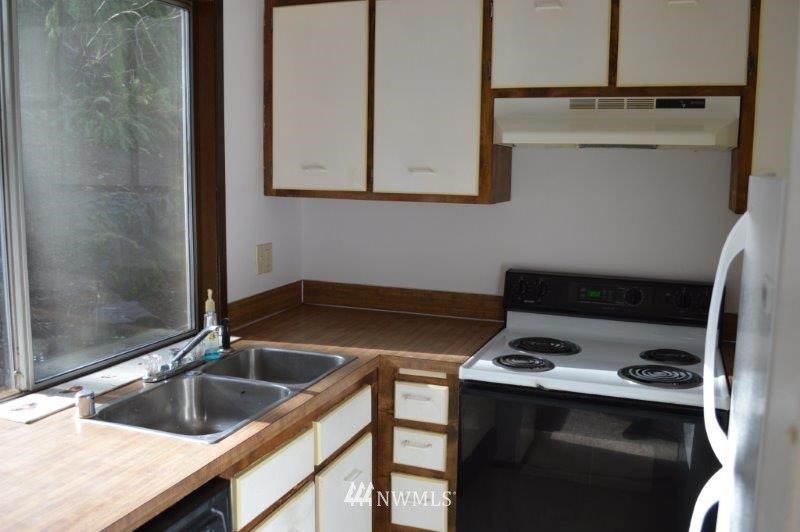 21116-21118 Shell Valley Road Edmonds, WA 98026 - Photo 2 of 18