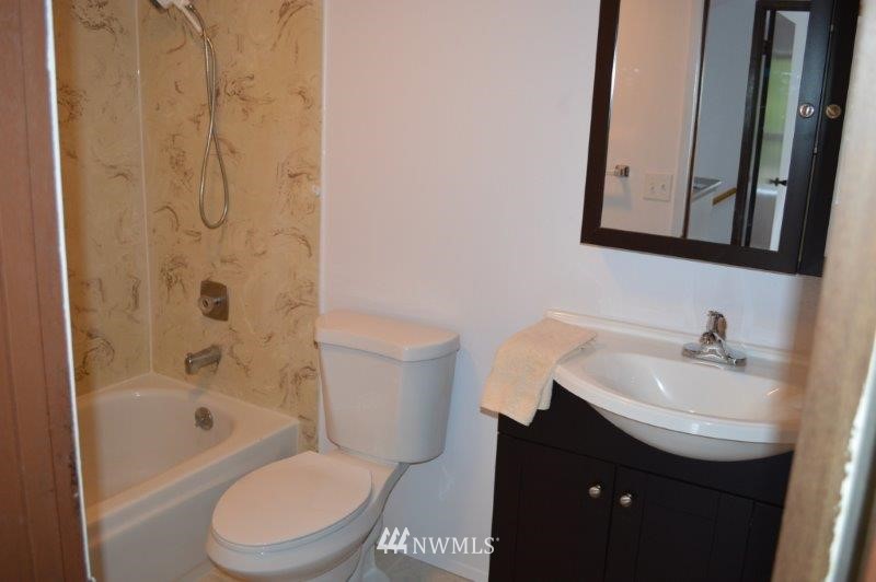 21116-21118 Shell Valley Road Edmonds, WA 98026 - Photo 13 of 18