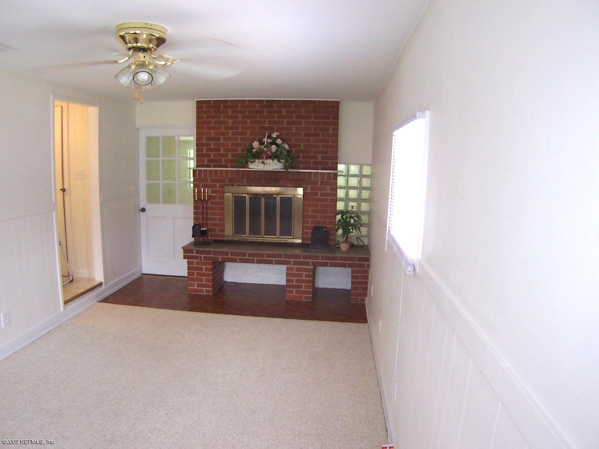 2834 Kline Road Jacksonville, FL 32246 - Photo 2 of 5 Living Rm