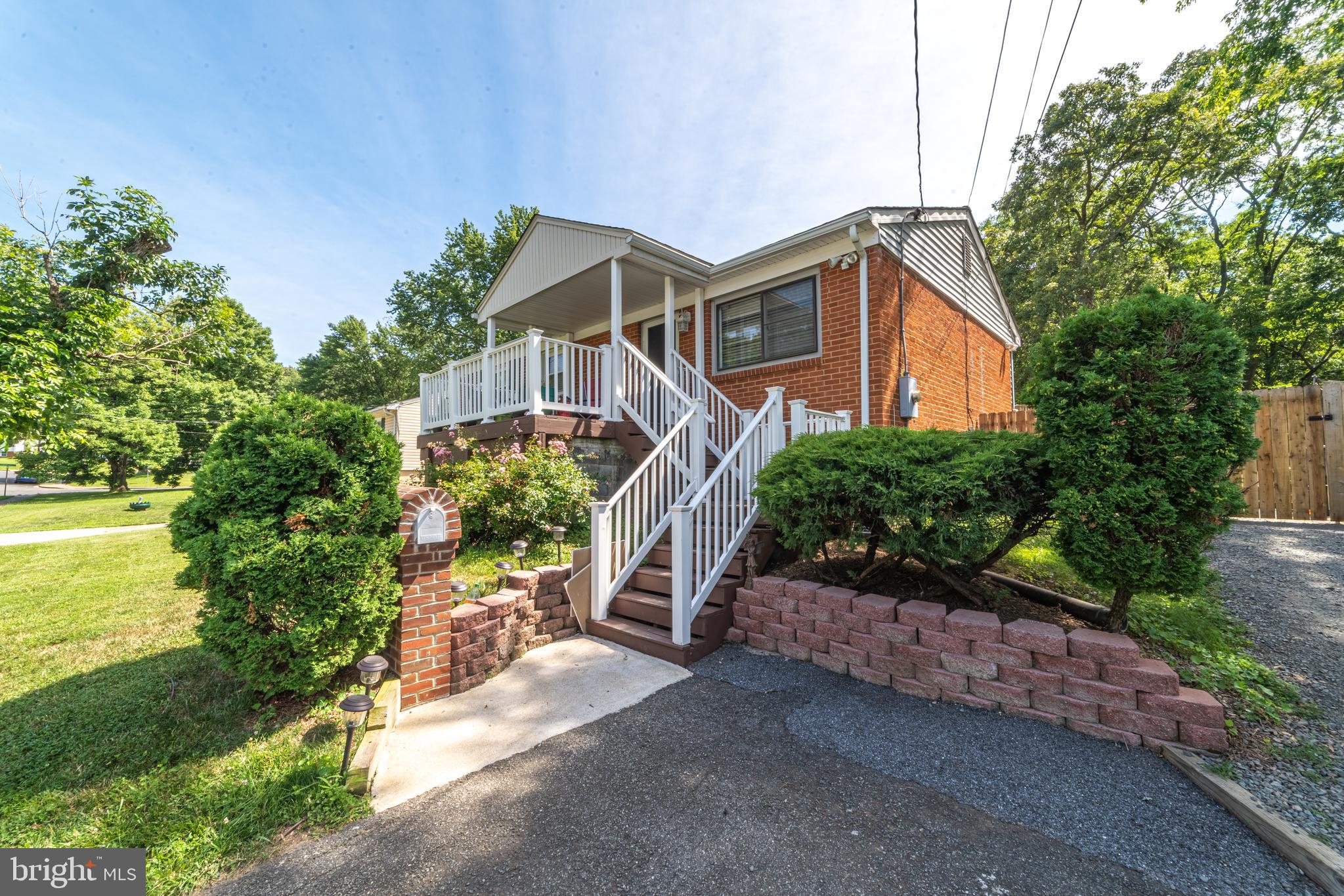 15130 Georgia Road Woodbridge, VA 22191 - Photo 2 of 41 Gallery Image 2