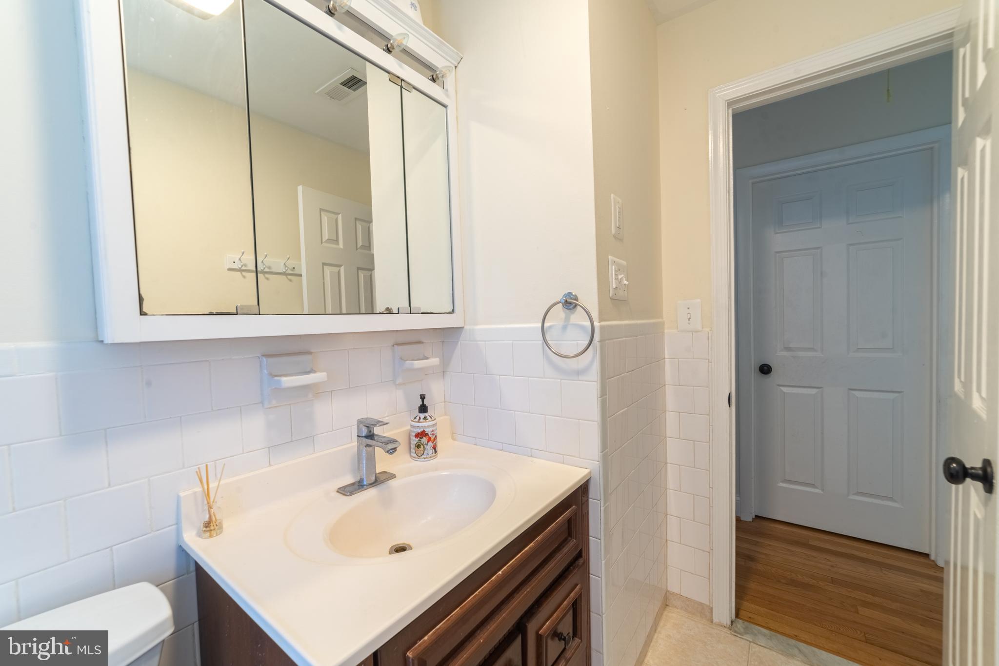 15130 Georgia Road Woodbridge, VA 22191 - Photo 12 of 41 Gallery Image 12