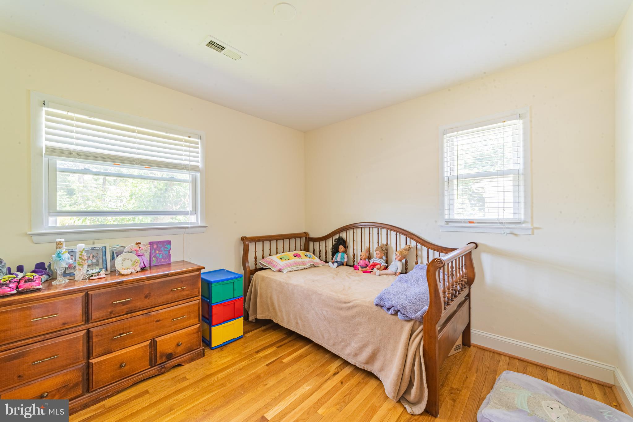 15130 Georgia Road Woodbridge, VA 22191 - Photo 4 of 41 Gallery Image 4