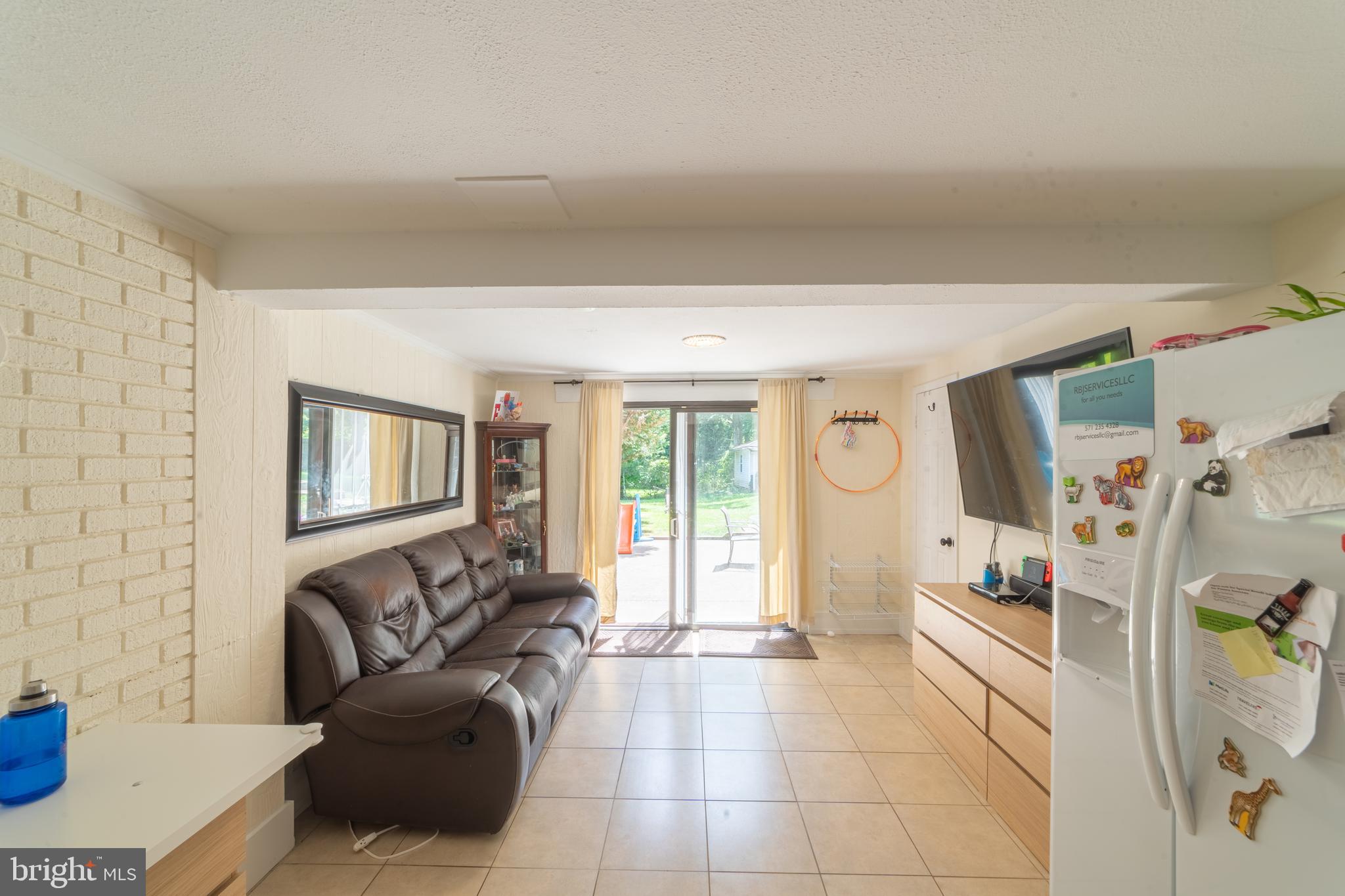 15130 Georgia Road Woodbridge, VA 22191 - Photo 5 of 41 Gallery Image 5