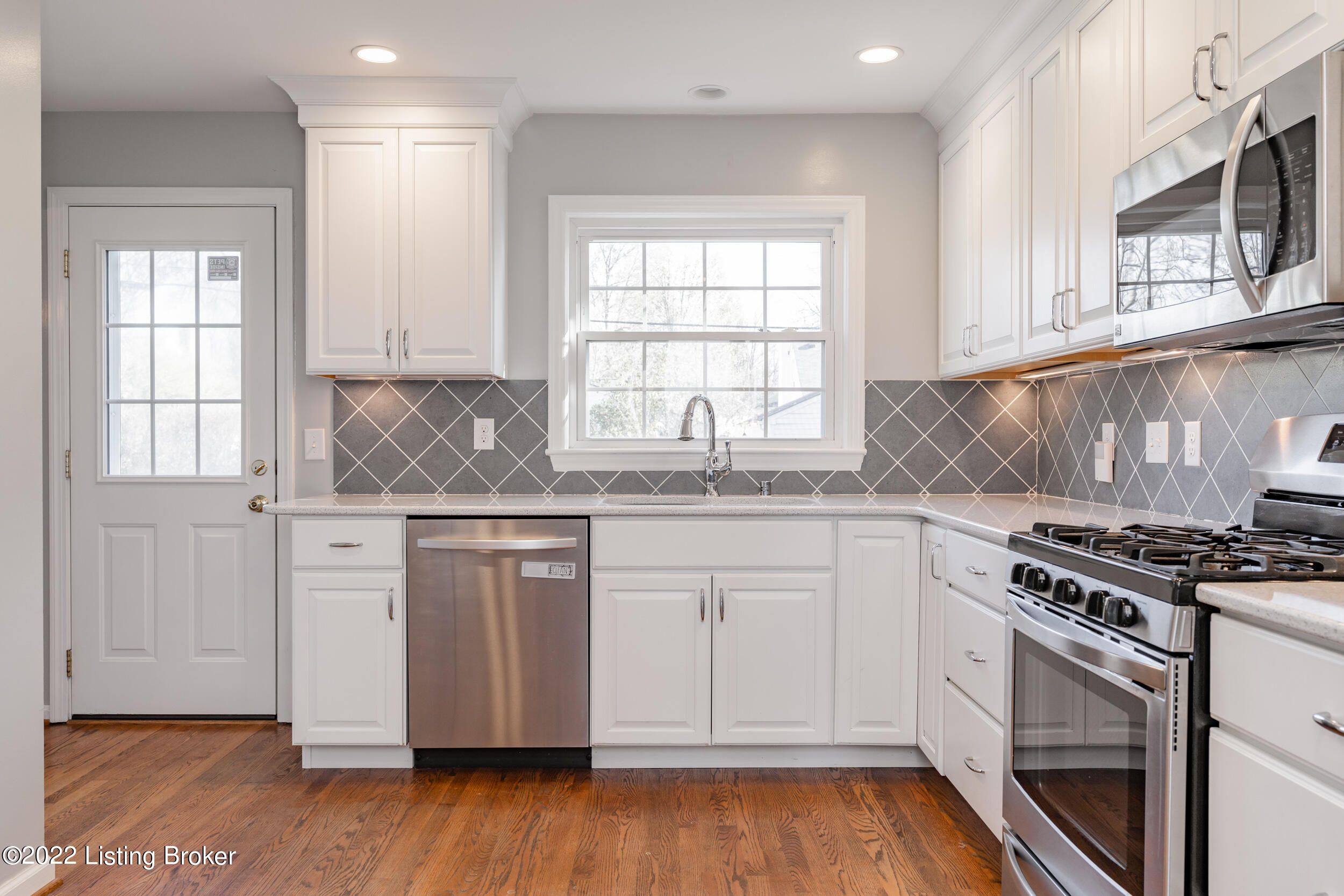 4610 Tween Road Louisville, KY 40207 - Photo 8 of 45 4610 Tween Rd-21