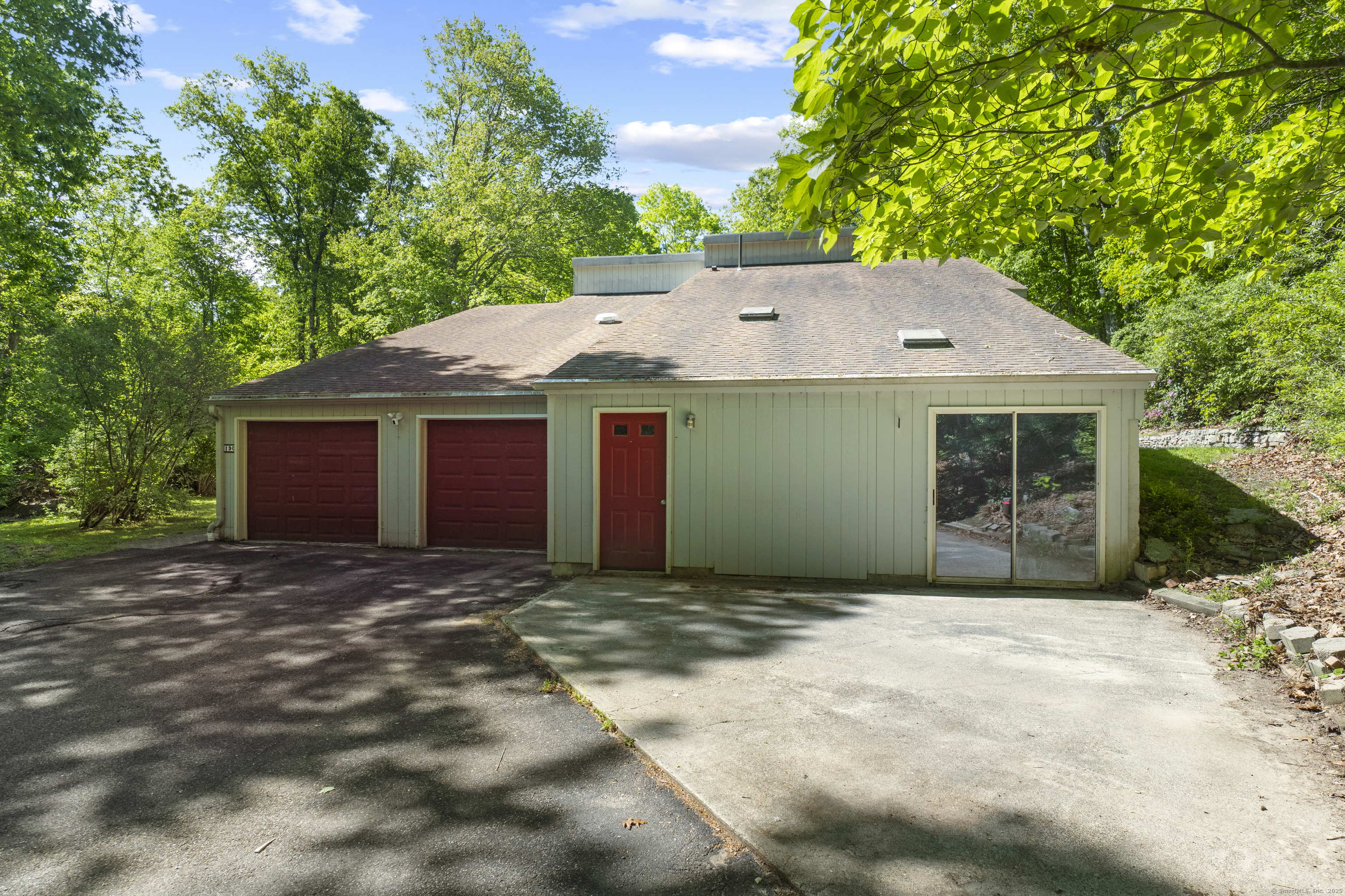 190 Old Colchester Road Waterford, CT 06375 - Photo 1 of 1 Welcome to 190 Old Colchester Rd!