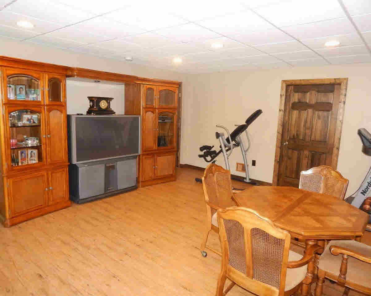 3217 Morrish Road Flushing, MI 48433 - Photo 42 of 60 21306519-41.JPG