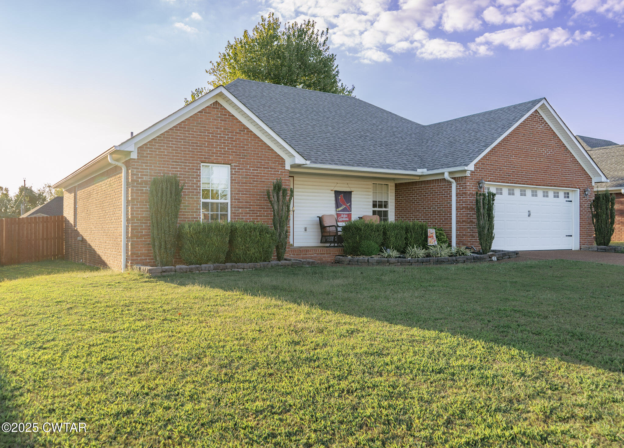 15 Battery Cove Jackson, TN 38305 - Photo 4 of 25 a front view of house with yard and green space