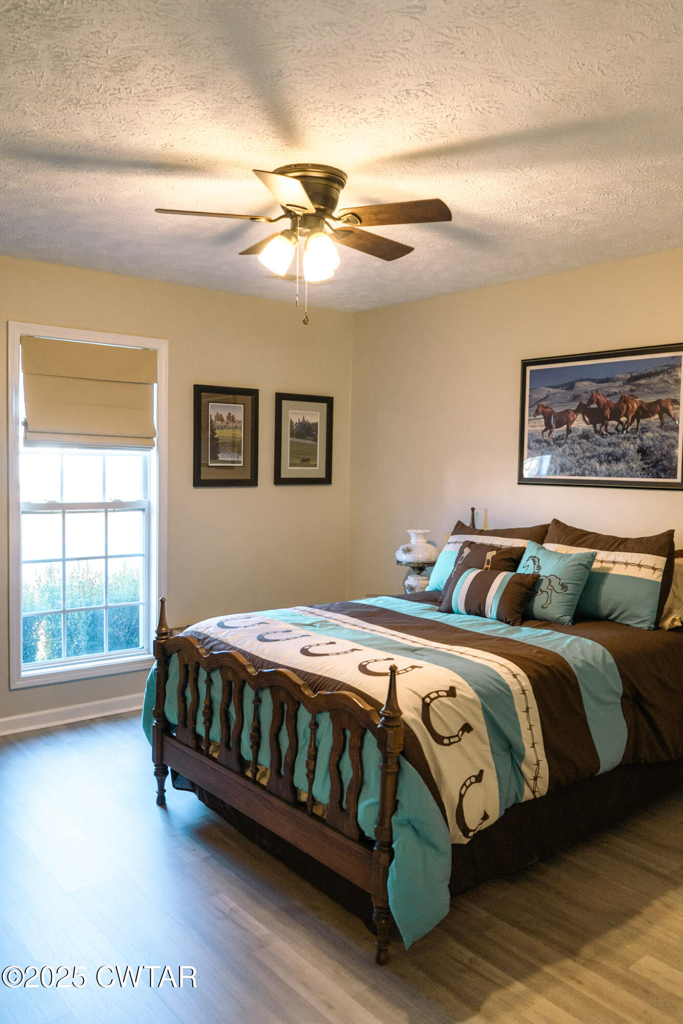 15 Battery Cove Jackson, TN 38305 - Photo 8 of 25 a bedroom with a bed next to a window