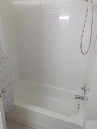 $2,150 | 600 Eastview Court, Unit X1, Schaumburg, IL 60194