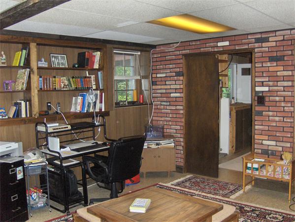 1754 Shirley Road Lancaster, MA 01523 - Photo 27 of 30 a workspace with furniture and rug