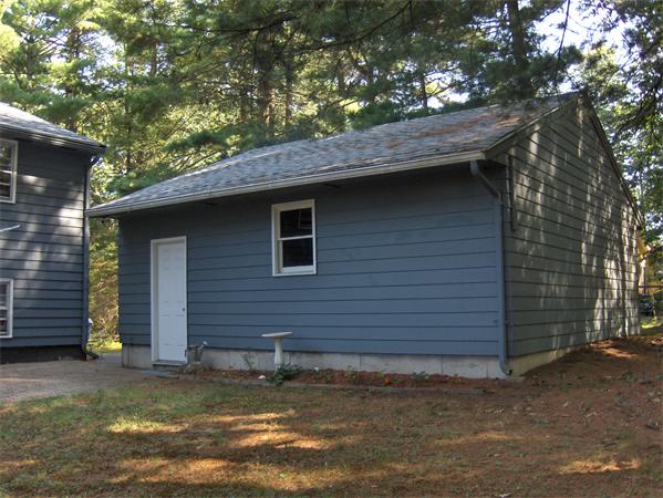 1754 Shirley Road Lancaster, MA 01523 - Photo 3 of 30 a backyard of a house
