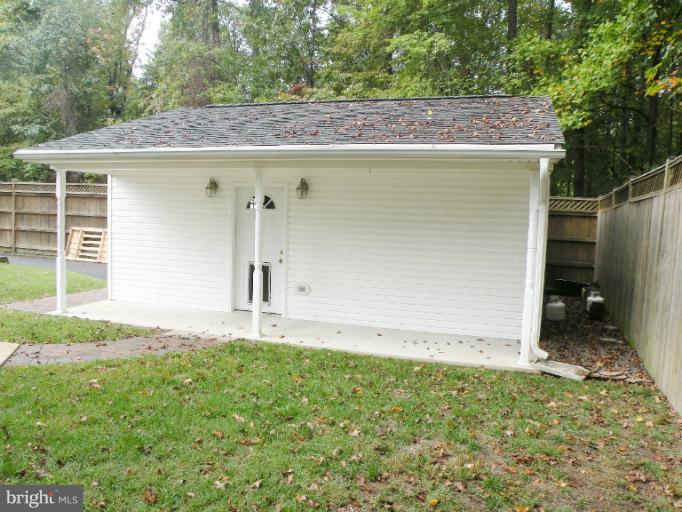 660 Powhatan Beach Road Pasadena, MD 21122 - Photo 8 of 29 Exterior (General)