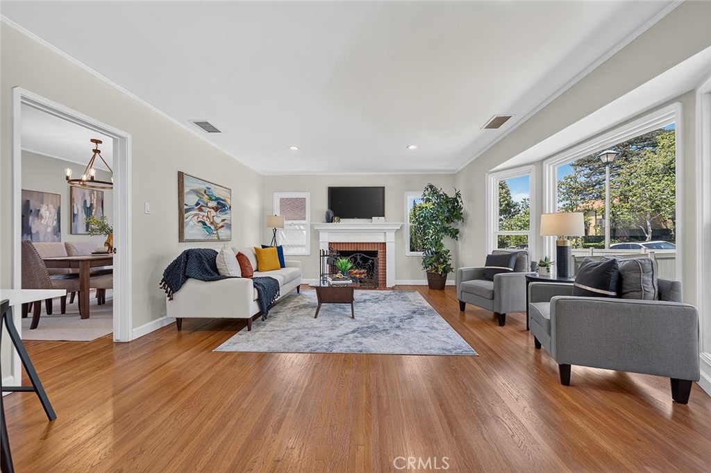 735 Los Altos Avenue Long Beach, CA 90804 - Photo 7 of 39