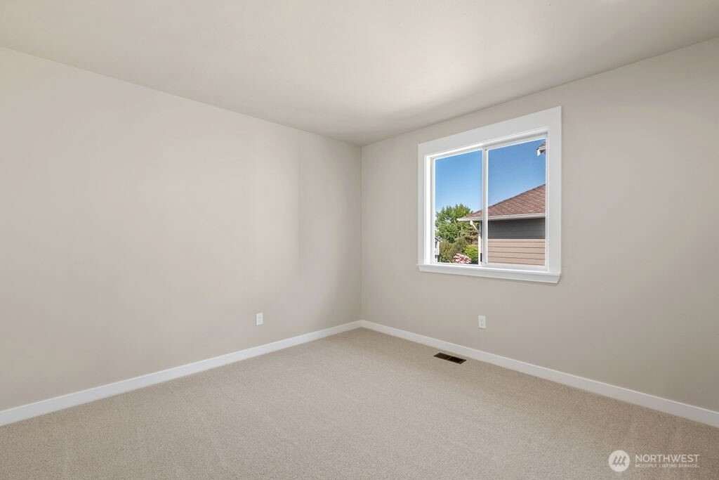 5309 Ridge Drive Northeast Tacoma, WA 98422 - Photo 21 of 40