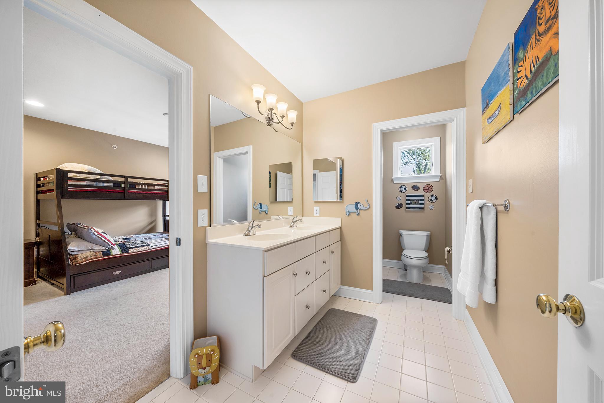 300 Trillium Lane Wayne, PA 19087 - Photo 35 of 52 EN SUITE FULL BATHROOM