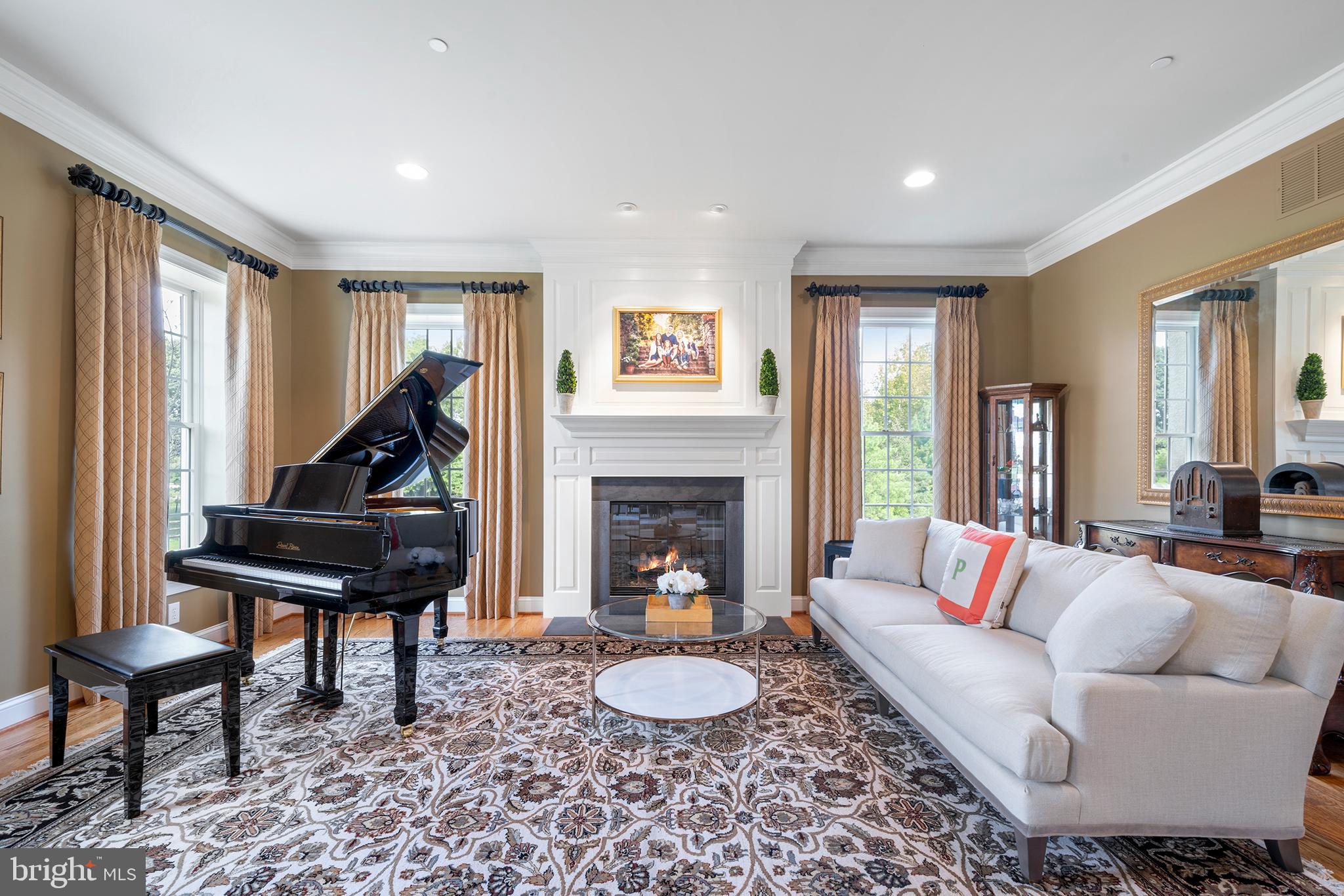 300 Trillium Lane Wayne, PA 19087 - Photo 9 of 52 LIVING ROOM