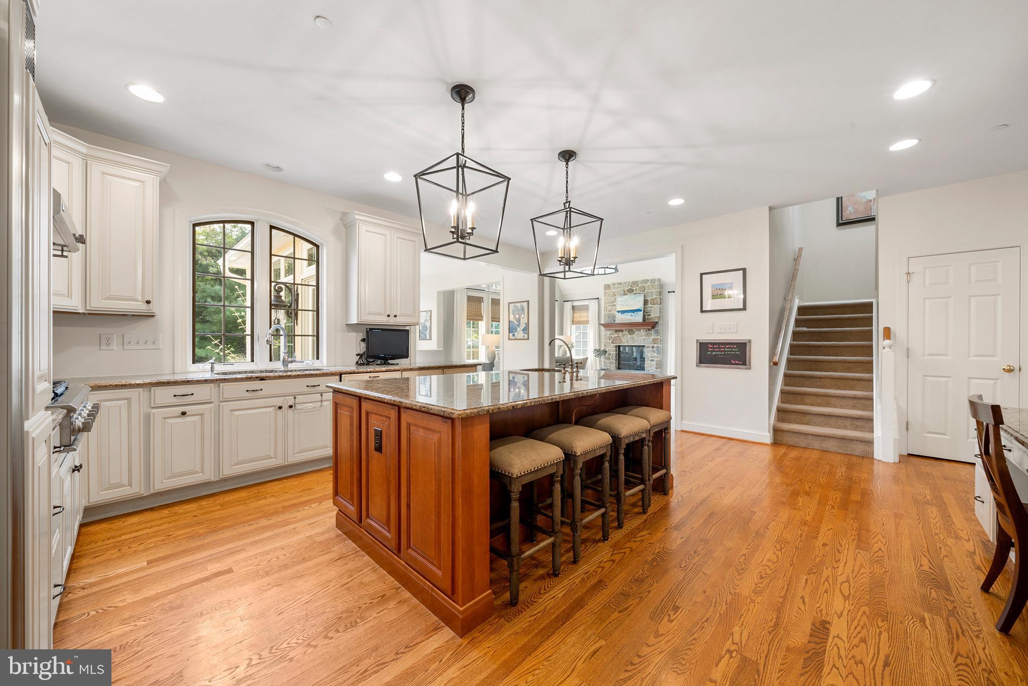 300 Trillium Lane Wayne, PA 19087 - Photo 10 of 52 GOURMET KITCHEN