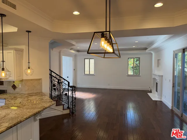 $6,950 | 2005 Robinson Street, Unit B, Redondo Beach, CA 90278