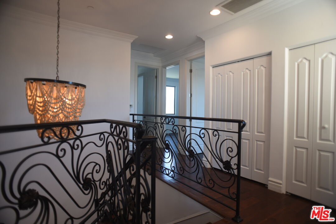 2005 Robinson Street, Unit B Redondo Beach, CA 90278 - Photo 12 of 29