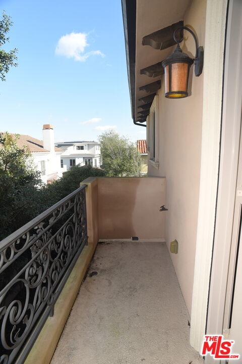 2005 Robinson Street, Unit B Redondo Beach, CA 90278 - Photo 19 of 29