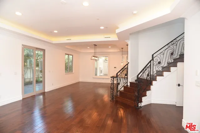 $6,950 | 2005 Robinson Street, Unit B, Redondo Beach, CA 90278