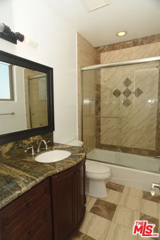 $6,950 | 2005 Robinson Street, Unit B, Redondo Beach, CA 90278