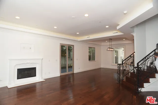 $6,950 | 2005 Robinson Street, Unit B, Redondo Beach, CA 90278