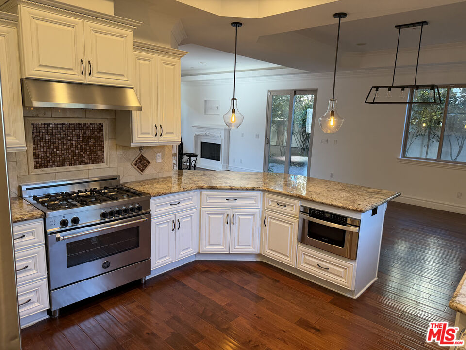 2005 Robinson Street, Unit B Redondo Beach, CA 90278 - Photo 9 of 29