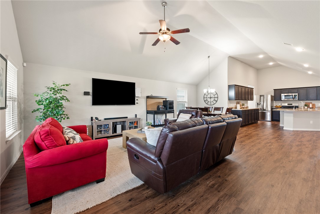 2018 Eagle View Drive Navasota, TX 77868 - Photo 12 of 28 a living room with furniture and a flat screen tv