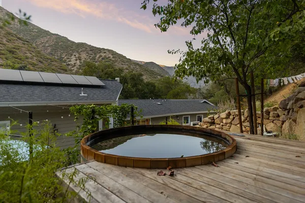 $1,940,000 | 15990 Maricopa Highway, Ojai, CA 93023