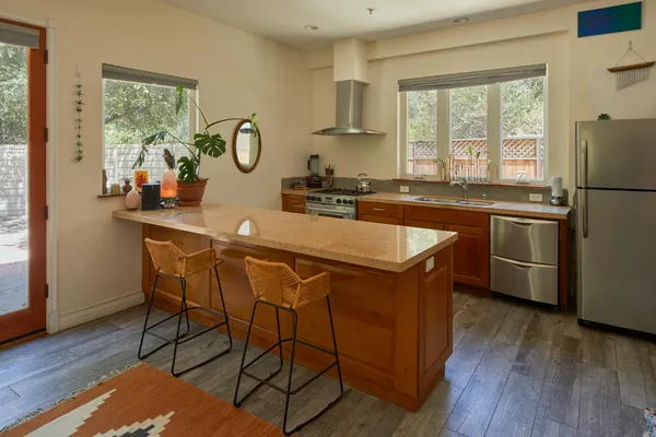 $1,940,000 | 15990 Maricopa Highway, Ojai, CA 93023