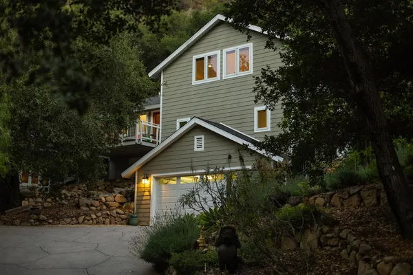 $1,940,000 | 15990 Maricopa Highway, Ojai, CA 93023