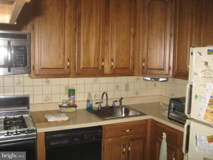 223 Homevale Road Reisterstown, MD 21136 - Photo 4 of 5 Kitchen