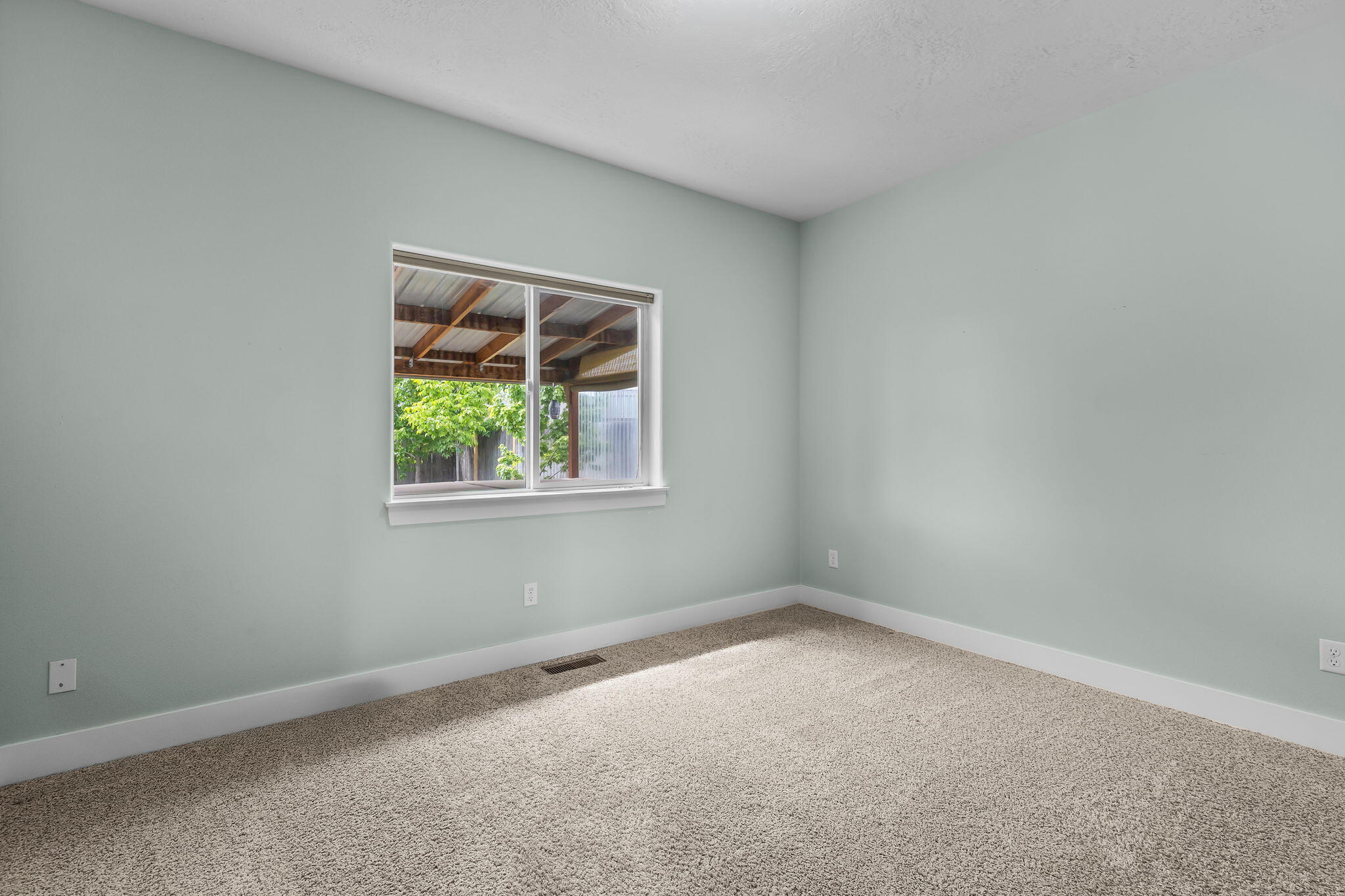 630 E Street Culver, OR 97734 - Photo 17 of 41 2nd Bedroom