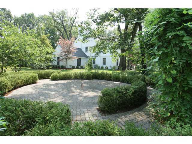 1149 Kingslea Road Columbus, OH 43209 - Photo 2 of 17 Gallery Image 2