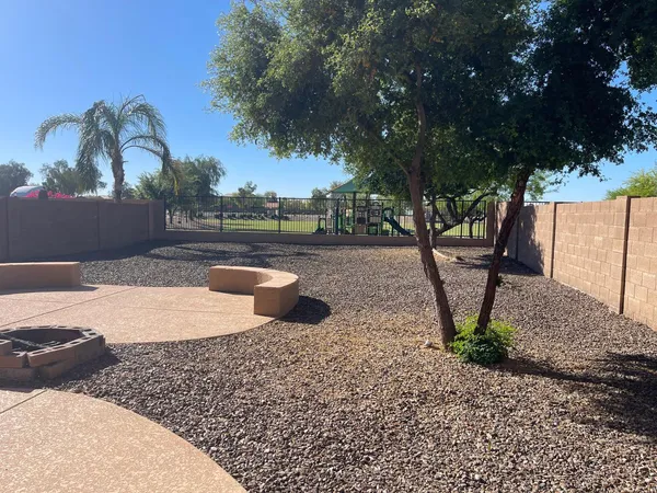$1,795 | 985 East Saddle Way, San Tan Valley, AZ 85143