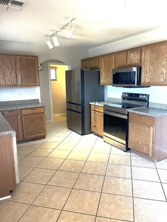 $1,795 | 985 East Saddle Way, San Tan Valley, AZ 85143