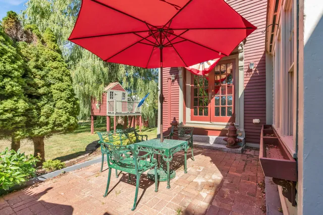 $950,000 | 24 School Street, Kennebunkport, ME 04046