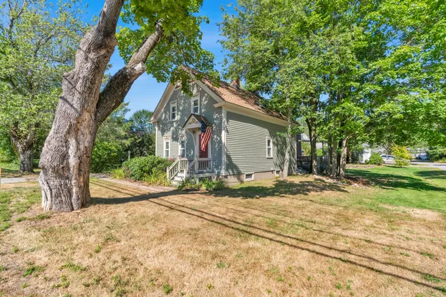 $950,000 | 24 School Street, Kennebunkport, ME 04046