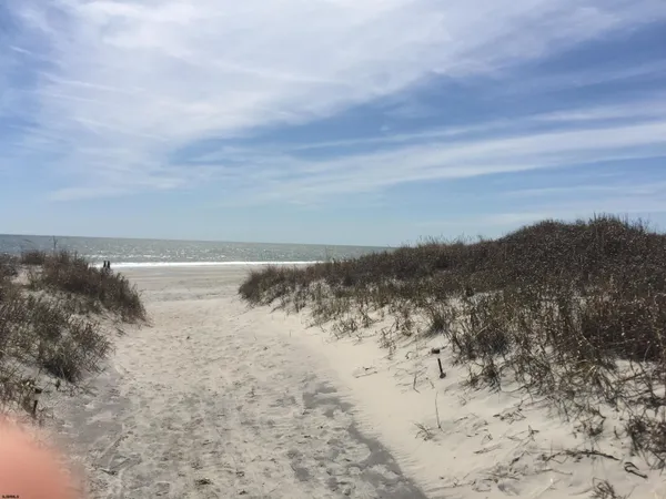 $2,400 | 200 27th Street South, Brigantine, NJ 08203