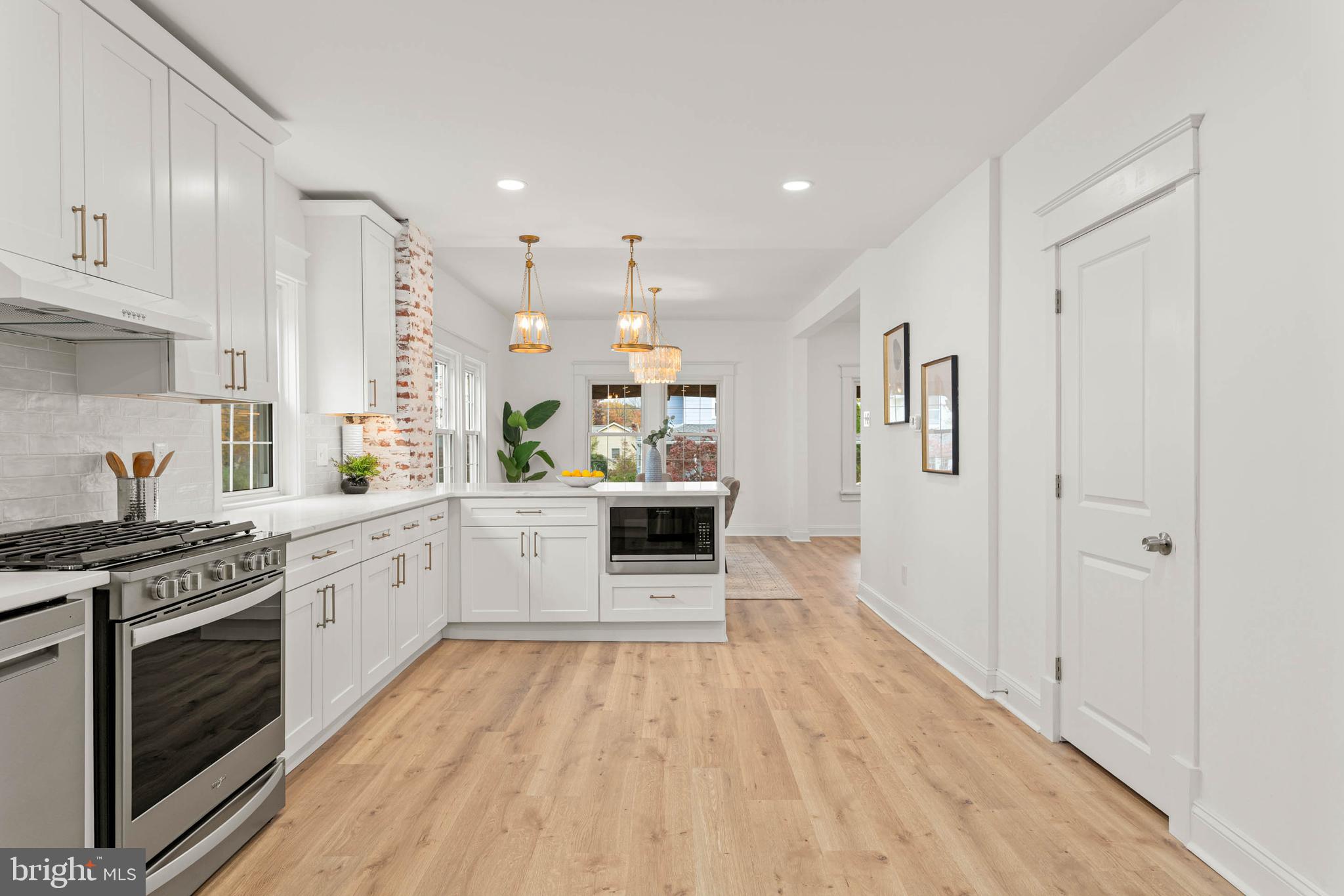 426 West Beechtree Lane Wayne, PA 19087 - Photo 13 of 34 Easy flow into DR & FR