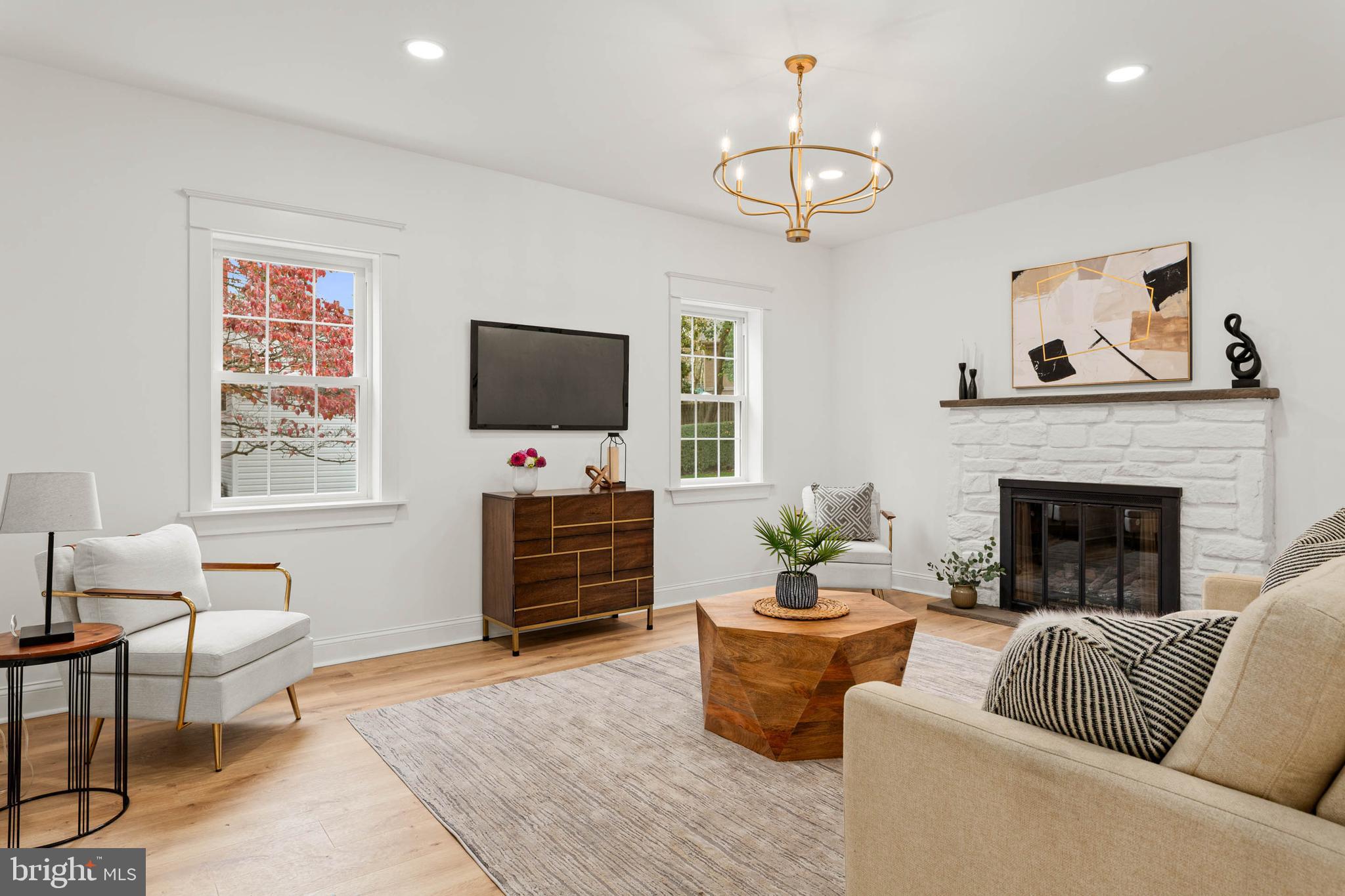 426 West Beechtree Lane Wayne, PA 19087 - Photo 15 of 34 Family Room with gas fireplace