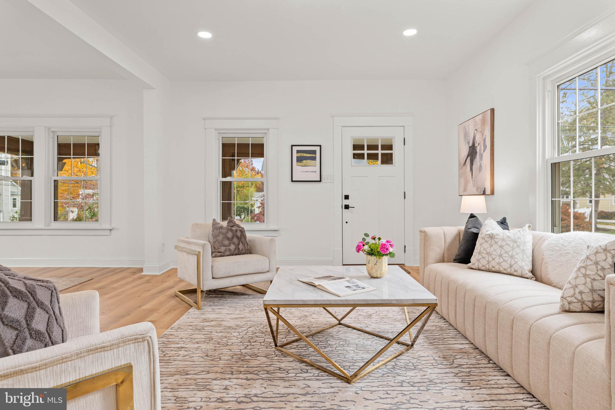 426 West Beechtree Lane Wayne, PA 19087 - Photo 6 of 34 Living Room