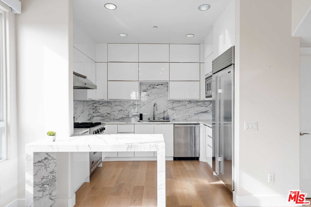 438 Arnaz Dr Unit 106  