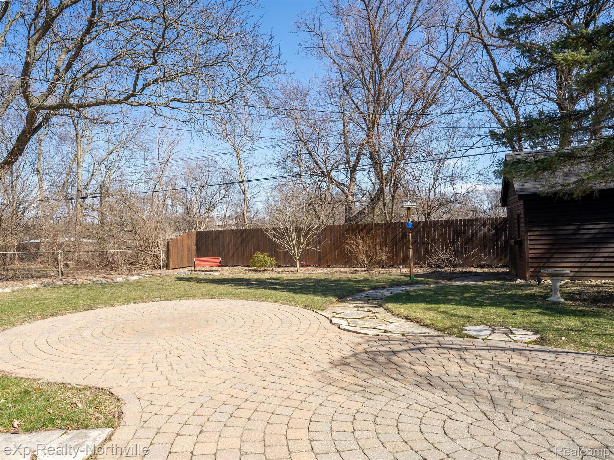 16424 Riverside Drive Livonia, MI 48154 - Photo 6 of 57 Gallery Image 6