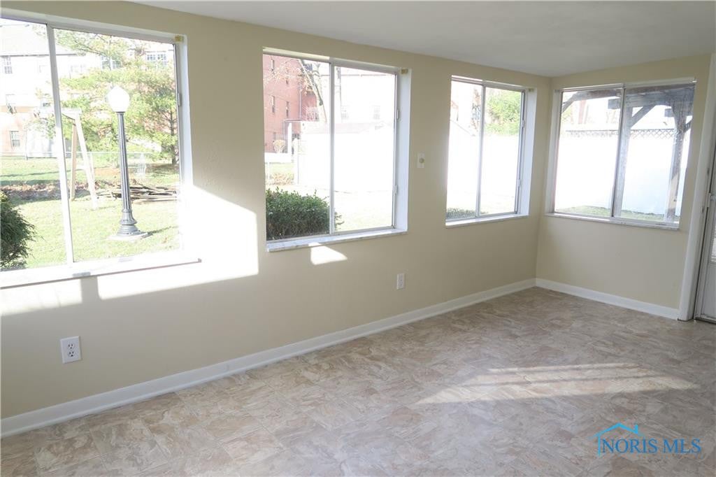 1848 Winchester Road Toledo, OH 43613 - Photo 10 of 15 Gallery Image 10