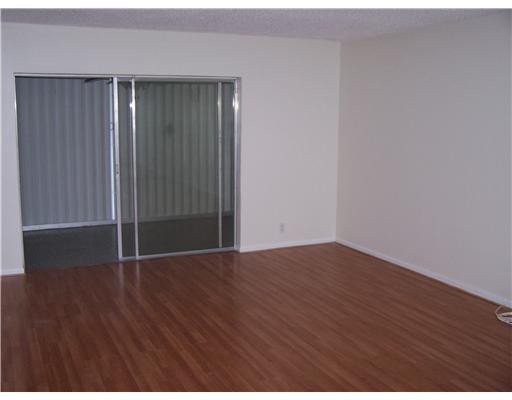 25 Southeast 13th Street, Unit 5B Boca Raton, FL 33432 - Photo 2 of 6 Living Room