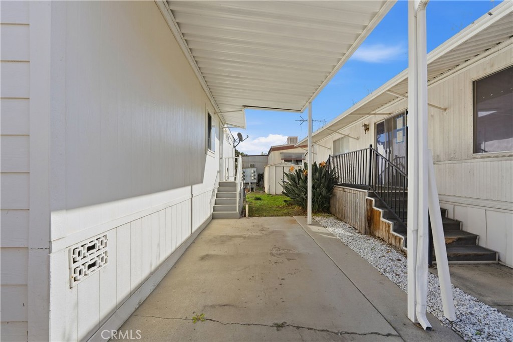 12147 Lakeland Road, Unit 9 Santa Fe Springs, CA 90670 - Photo 23 of 23 a view of a porch