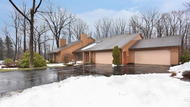 137 Ridgeview Drive Hidden Valley, PA 15502 - Photo 2 of 25 Gallery Image 2