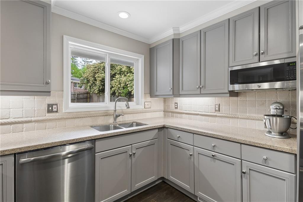 4428 East Kings Point Circle Atlanta, GA 30338 - Photo 11 of 47